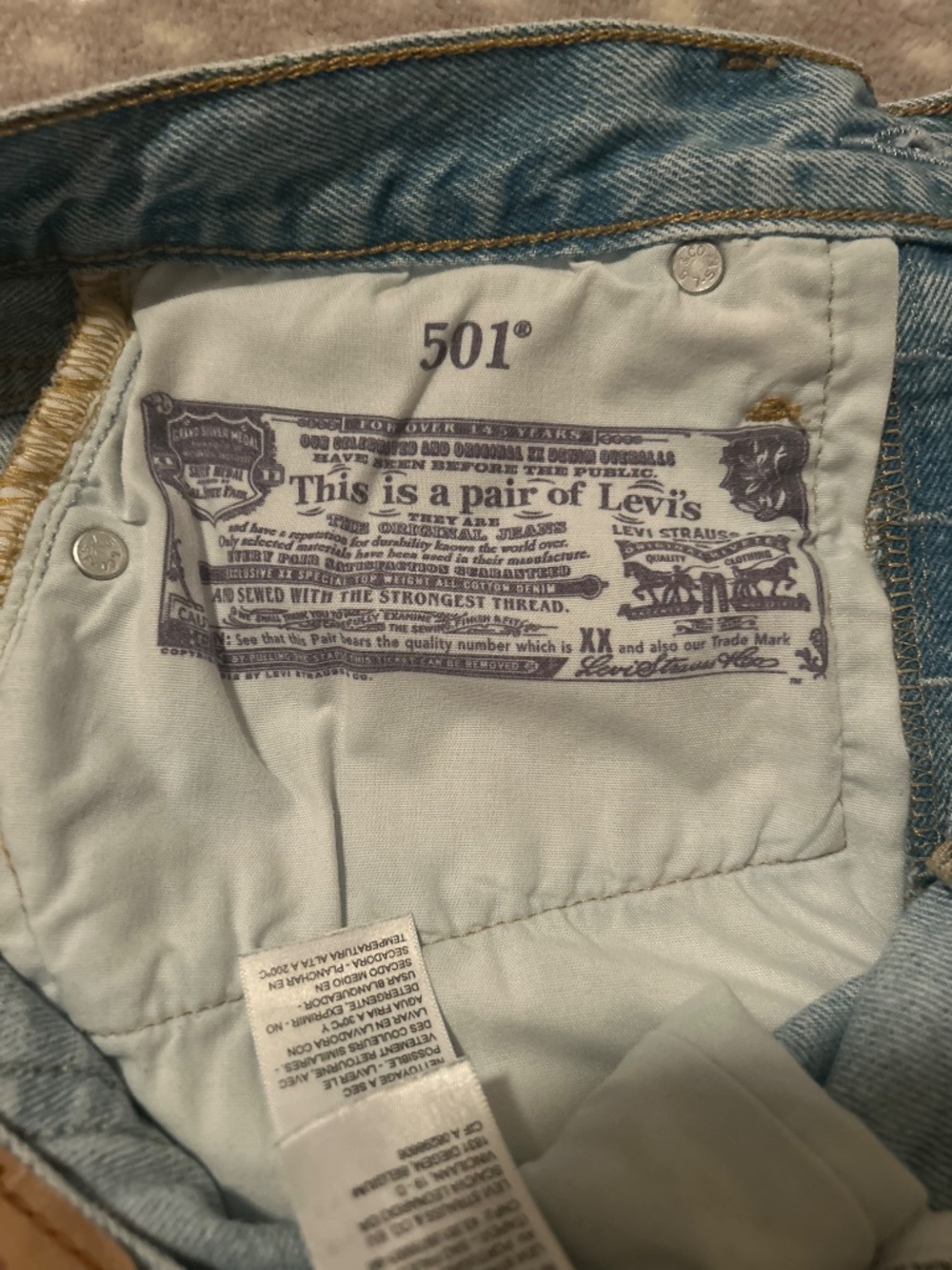 LEVIS 501 jean shorts size 24 - Picture 3 of 4